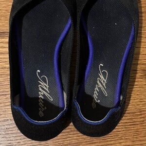 Black Womens Flats - well worn and loved but still great condition 🖤